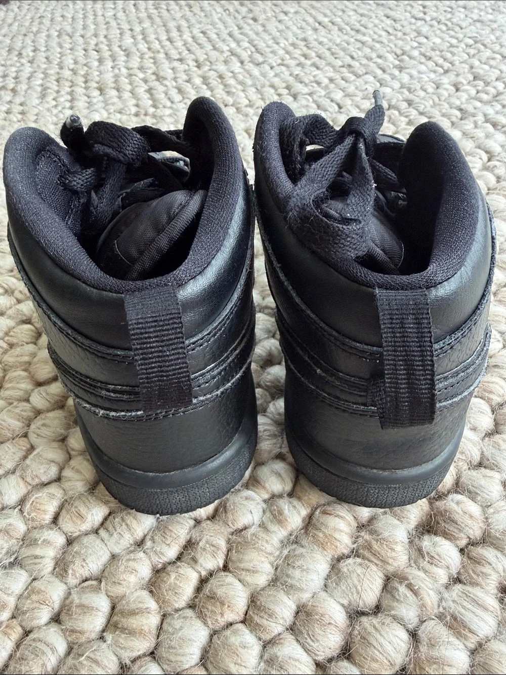 Nike Jordan 1 mid top kids sneakers
